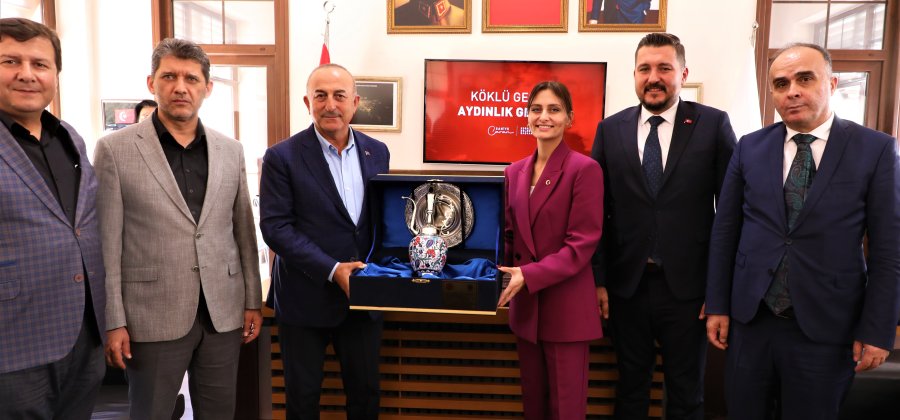 Saniye Başkan Çavuşoğlu’nu ağırladı